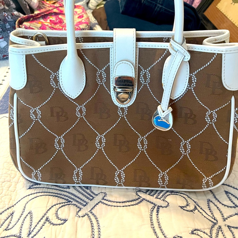 Dooney and Bourke handbag used in good condition.